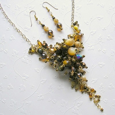 Brown Cluster Necklace & Earrings